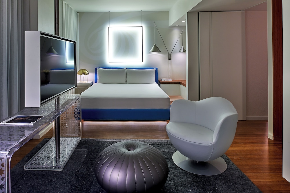 Suite Estudio King Accesibilidad Movilidad/Auditiva Bañera del hotel The Valorian Los Angeles, Curio Collection by Hilton. Foto 3