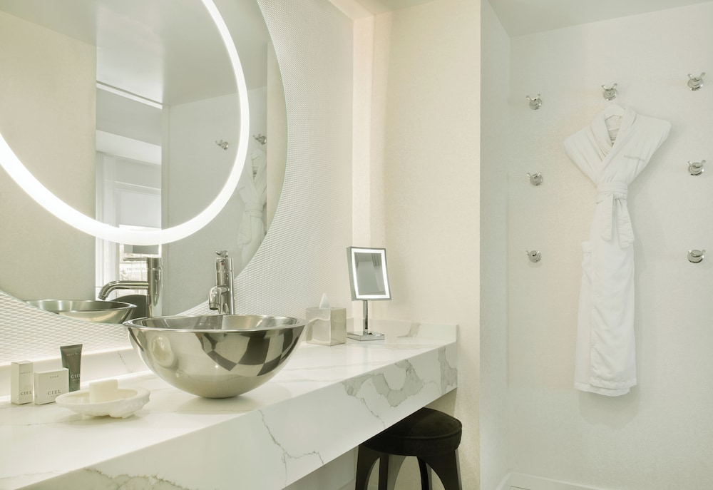 Suite Estudio King Accesibilidad Movilidad/Auditiva Ducha del hotel The Valorian Los Angeles, Curio Collection by Hilton. Foto 2