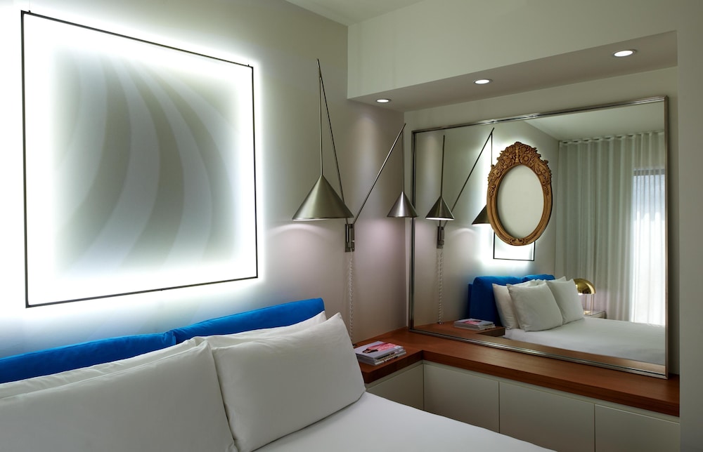 Suite Estudio King Accesibilidad Movilidad/Auditiva Ducha del hotel The Valorian Los Angeles, Curio Collection by Hilton. Foto 12