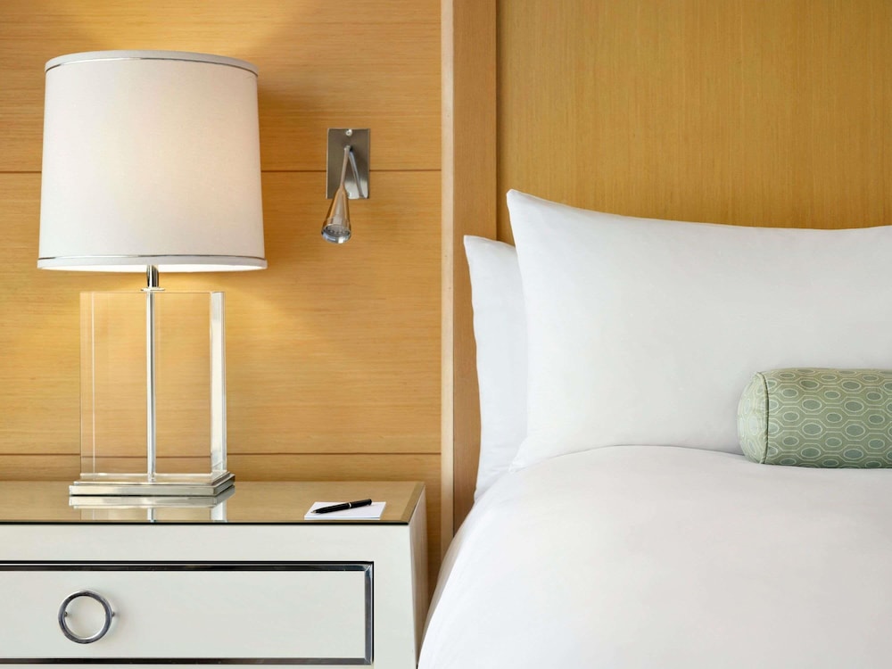 HABITACIÓN SUPERIOR, 1 Cama King del hotel Sofitel La At Beverly Hills. Foto 3