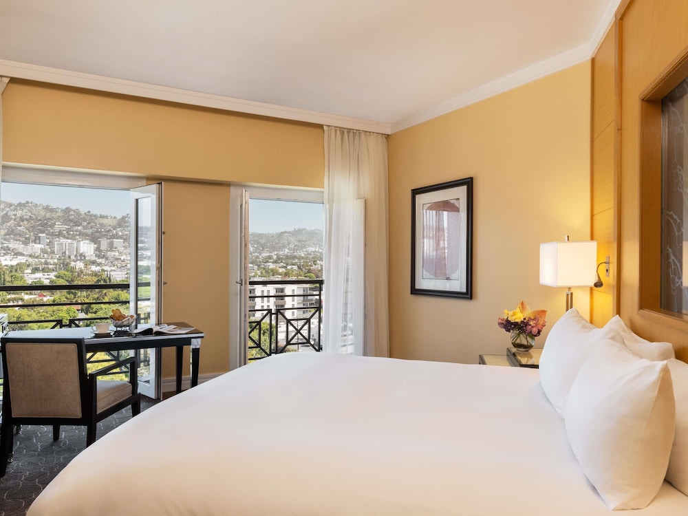 Habitación de Lujo, 1 cama King, Vistas a Hollywood Hills del hotel Sofitel La At Beverly Hills. Foto 1