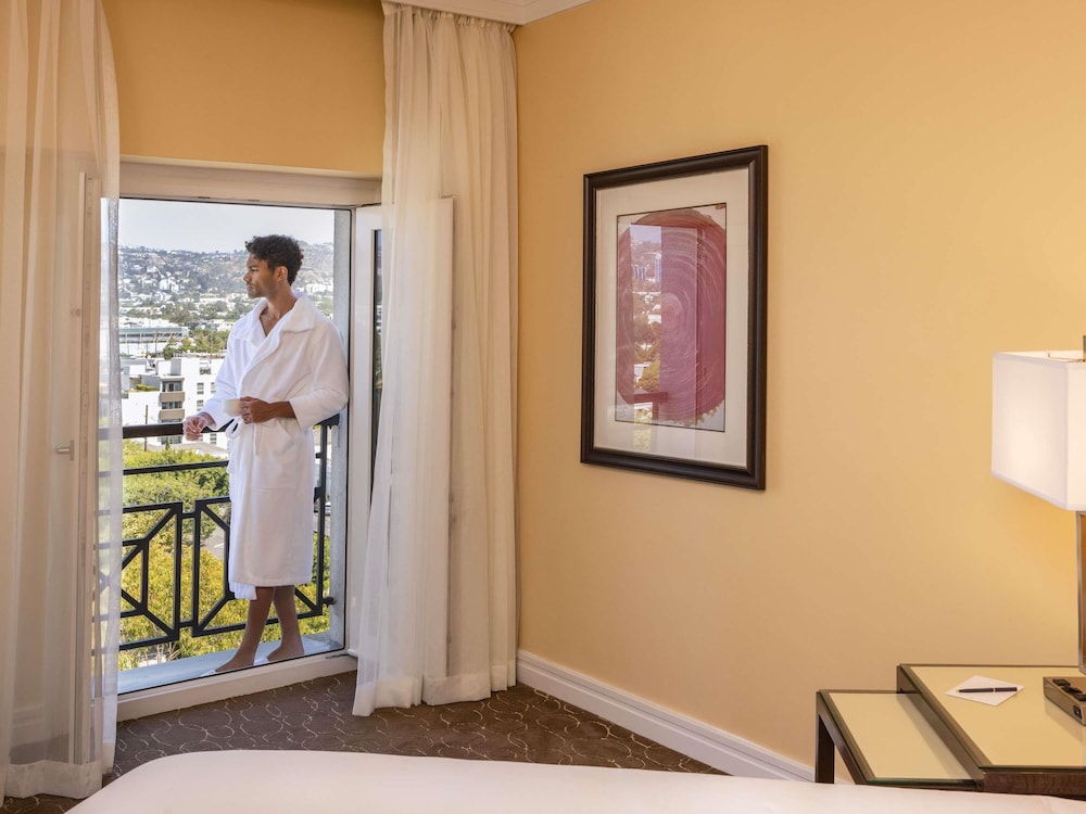 Habitación de Lujo, 1 cama King, Vistas a Hollywood Hills del hotel Sofitel La At Beverly Hills. Foto 5