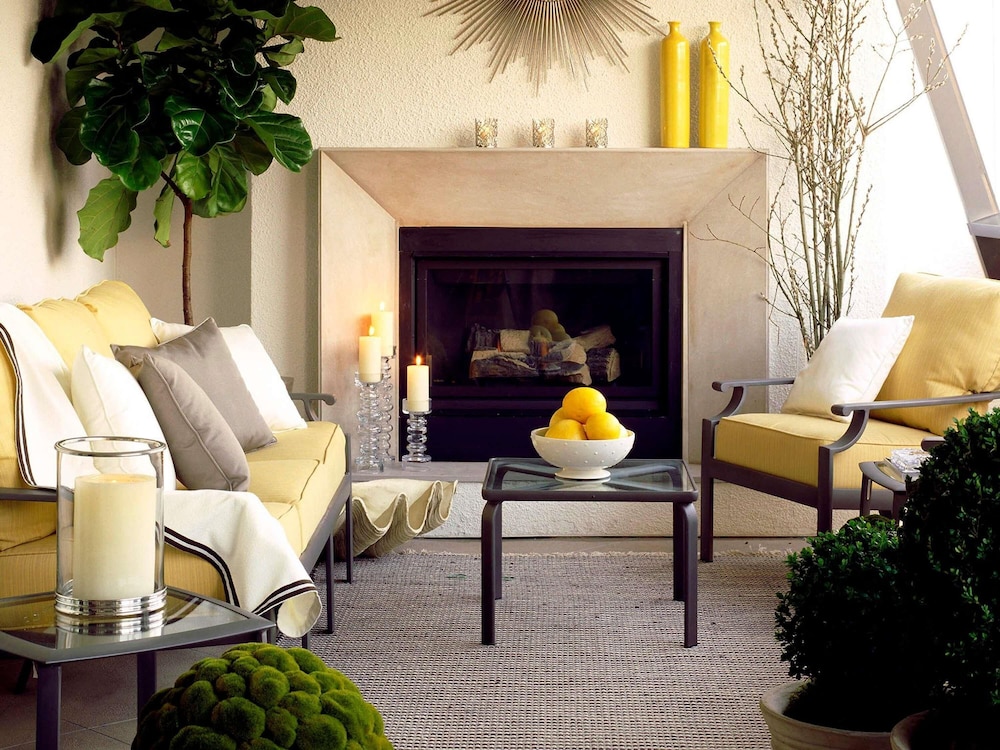 Suite Presidencial, 1 cama King, vestíbulo, sala de estar, zona de escritorio, balcón con chimenea, vistas a las colinas del hotel Sofitel La At Beverly Hills