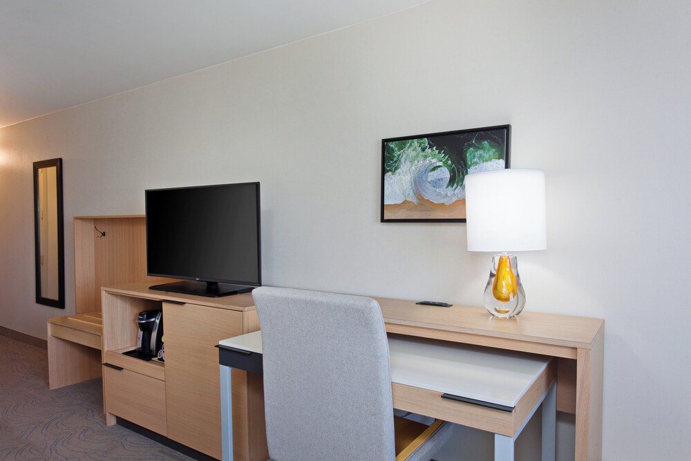 Habitación estándar, 2 camas de matrimonio (Communications) del hotel Holiday Inn Los Angeles - Lax Airport, An Ihg. Foto 7