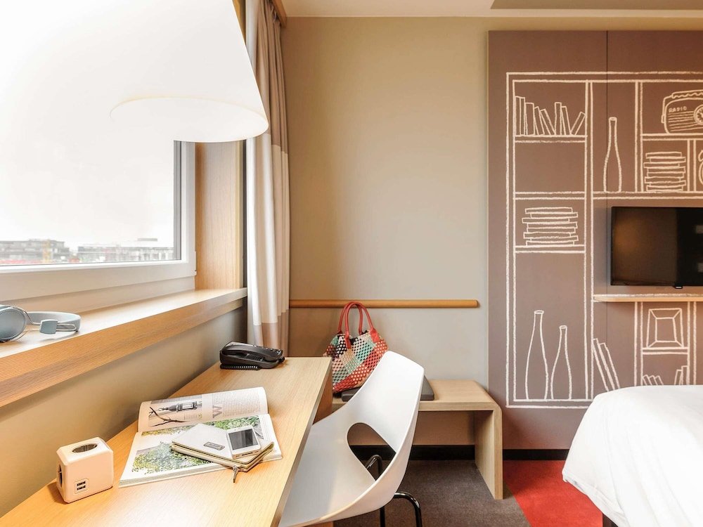Habitación con 1 cama doble (160 x 200 cm), nuevo concepto de descanso del hotel Ibis Muenchen City Arnulfpark