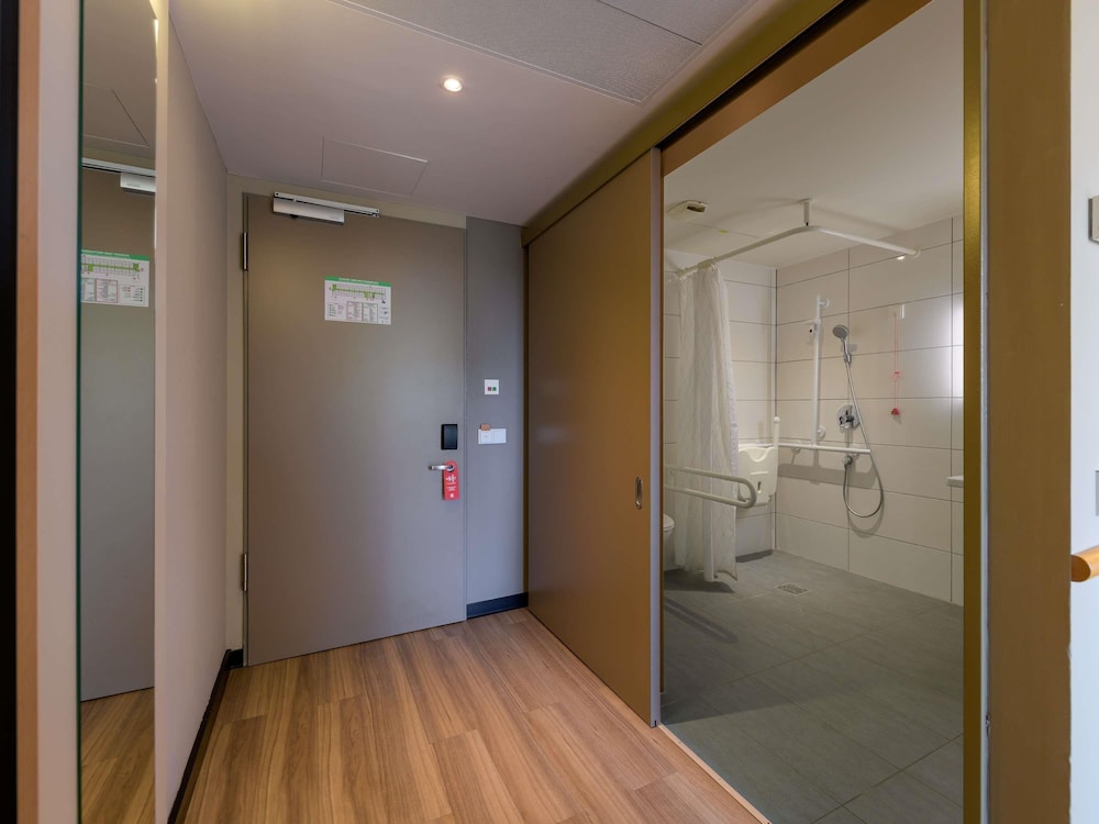 Habitación Doble Accesible del hotel Ibis Muenchen City Arnulfpark. Foto 10