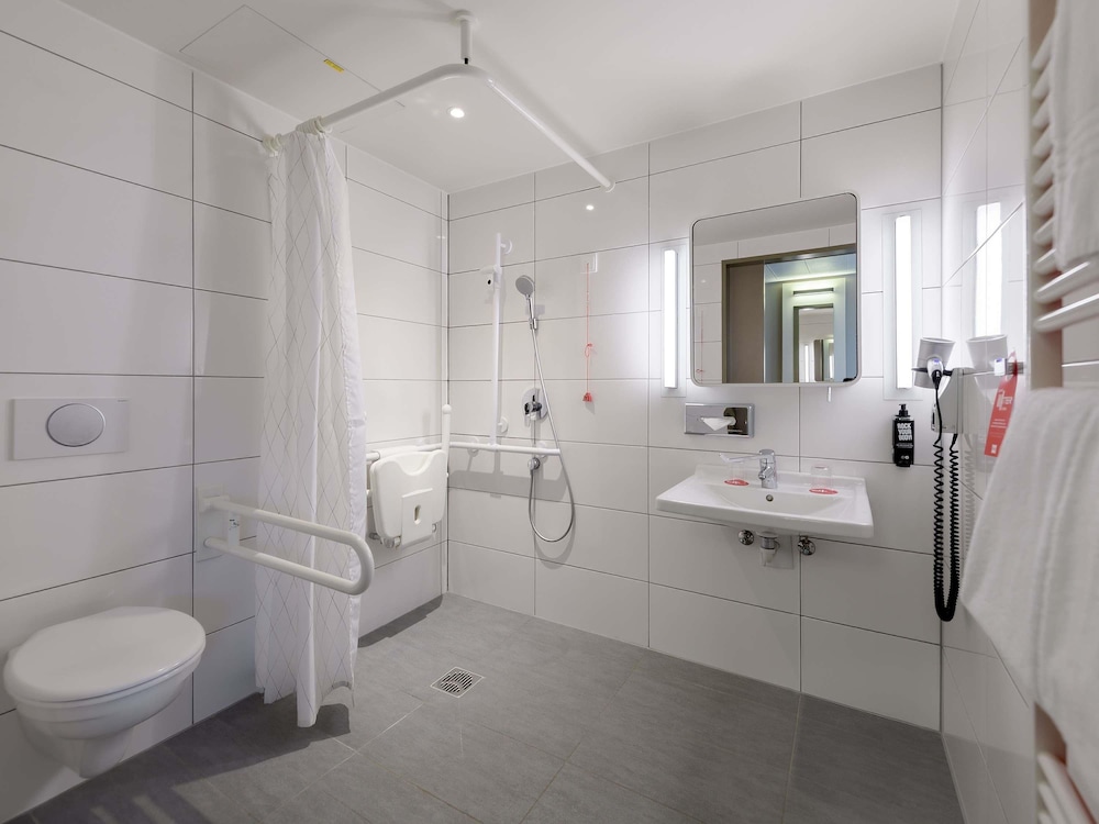 Habitación Doble Accesible del hotel Ibis Muenchen City Arnulfpark. Foto 11