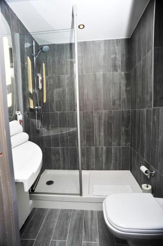 Habitación Individual Estándar del hotel Ibis Lyon Centre. Foto 9