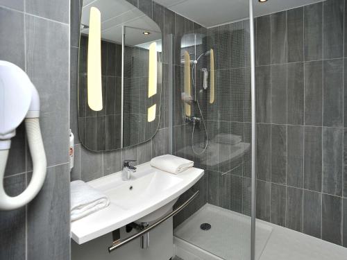 Habitación Doble del hotel Ibis Lyon Centre. Foto 2