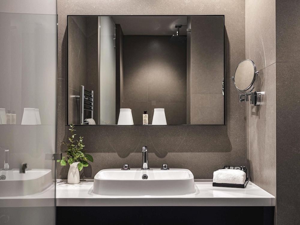 HABITACIÓN CLÁSICA con cama doble o dos camas individuales del hotel Balthazar and Spa Rennes - Mgallery Collection. Foto 5