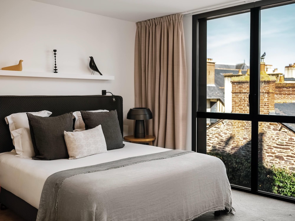 HABITACIÓN SUPERIOR con 1 cama doble o 2 camas individuales, con vistas al patio del hotel Balthazar and Spa Rennes - Mgallery Collection. Foto 5