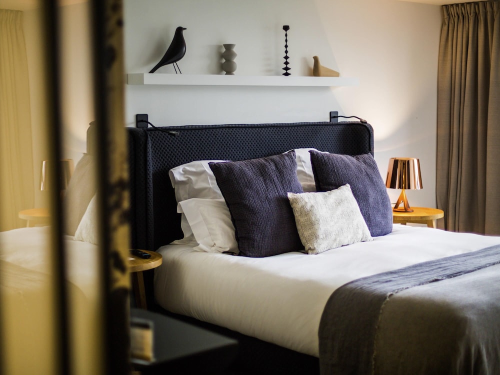 HABITACIÓN SUPERIOR con 1 cama doble o 2 camas individuales, con vistas al patio del hotel Balthazar and Spa Rennes - Mgallery Collection. Foto 6