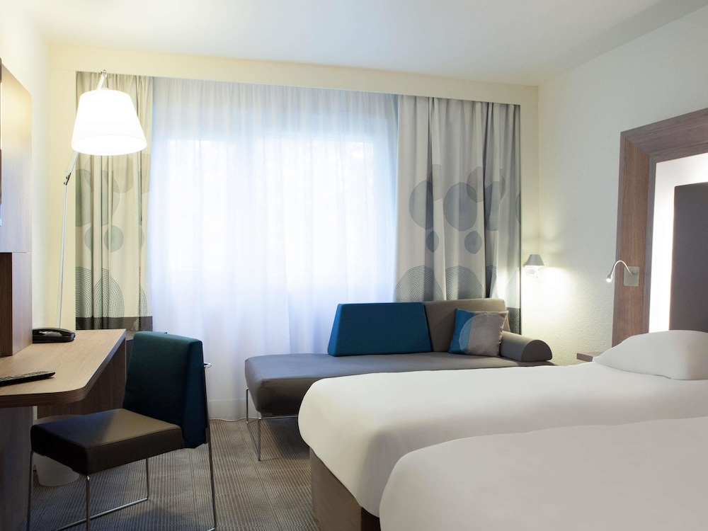 Habitación Estándar con camas gemelas del hotel Novotel München City Arnulfpark. Foto 1