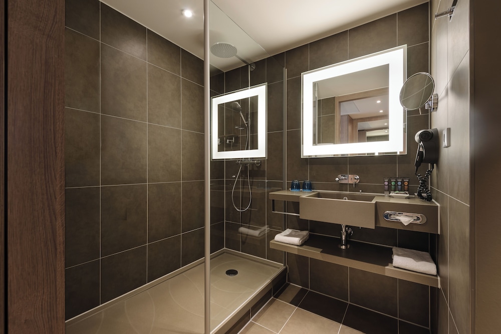 Habitación Estándar con camas gemelas del hotel Novotel München City Arnulfpark. Foto 8