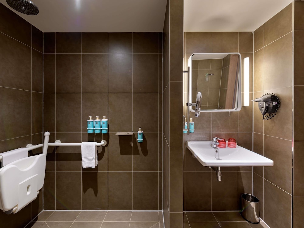 Habitación estándar con 1 cama doble/Habitación de negocios estándar del hotel Novotel München City Arnulfpark. Foto 3
