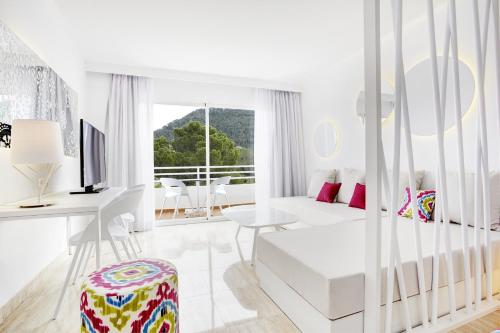 Suite Junior del hotel Grupotel Ibiza Beach Resort - Adults Only. Foto 1