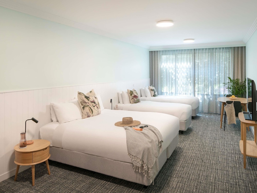 HABITACIÓN SUPERIOR, Habitación Familiar, 1 cama King + 2 camas individuales del hotel The Sebel Kiama