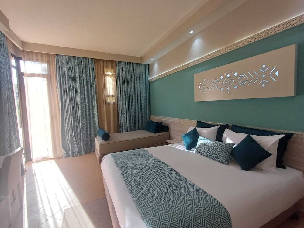 Habitación Triple del hotel Aqua Mirage Club & Aqua Parc. Foto 3