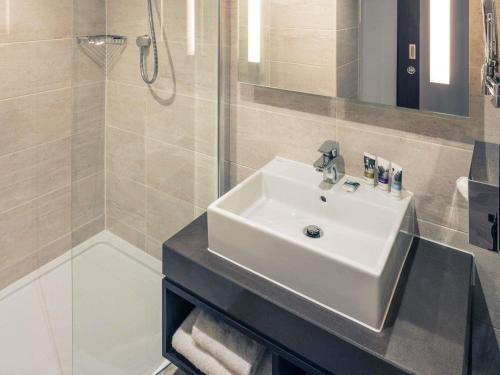 Habitación Doble Confort del hotel Mercure Edinburgh Haymarket. Foto 8