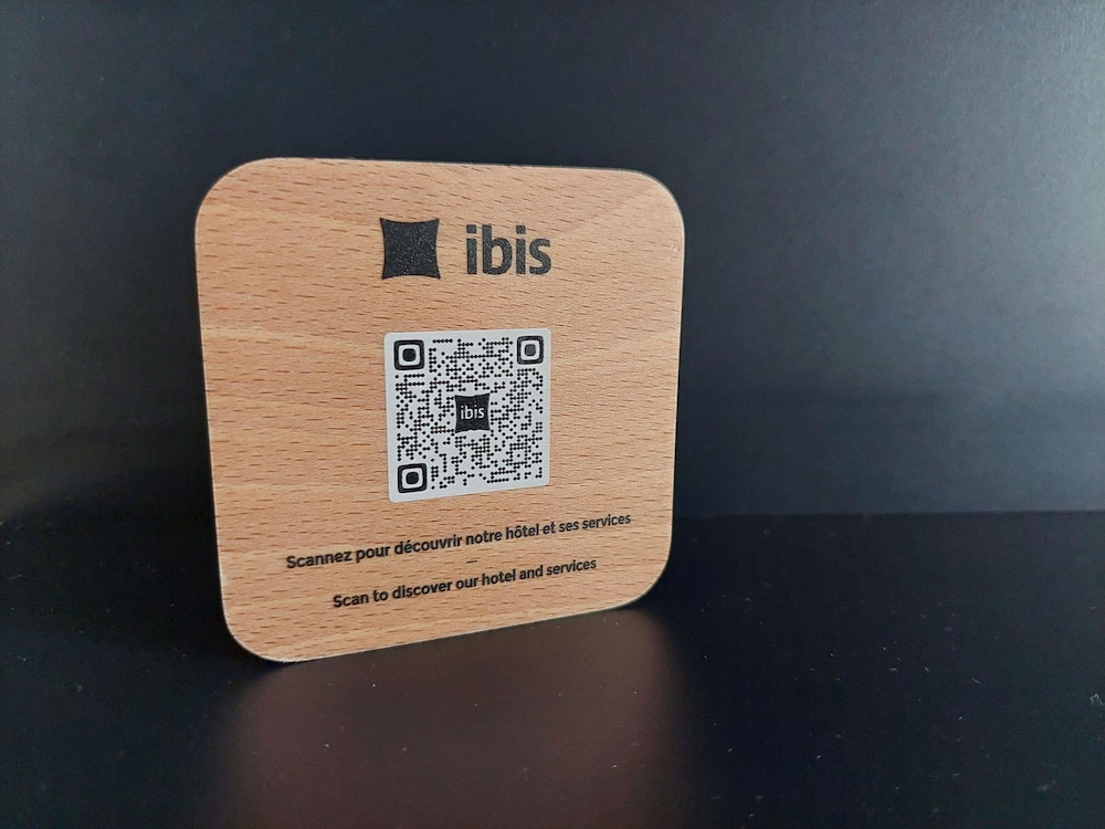 Habitación estándar con camas individuales del hotel Ibis Bayeux Port En Bessin. Foto 4