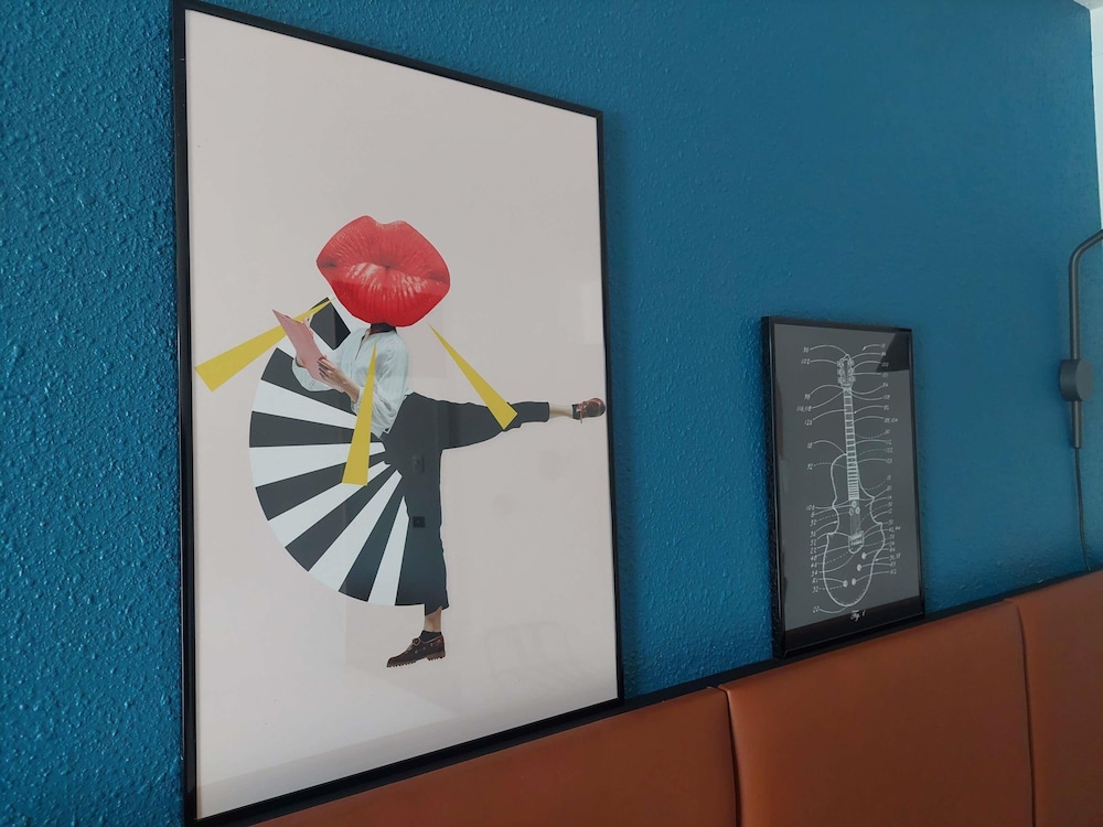 Habitación estándar con camas individuales del hotel Ibis Bayeux Port En Bessin. Foto 5