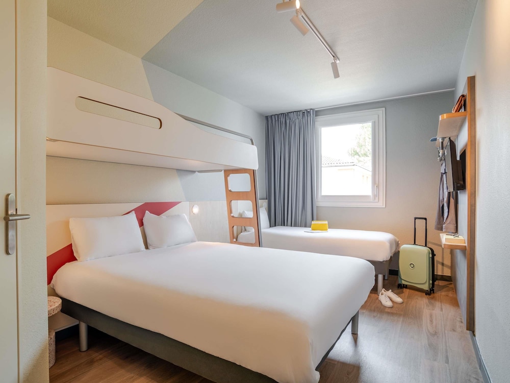 Habitación estándar, varias camas del hotel Ibis Budget Bordeaux Sud Villenave d'Ornon