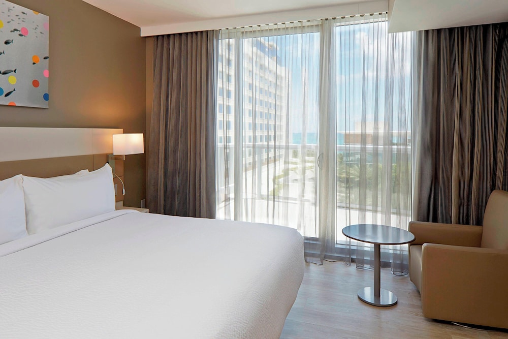 Habitación, 1 cama de matrimonio grande, balcón, vistas al mar del hotel Ac By Marriott Miami Beach