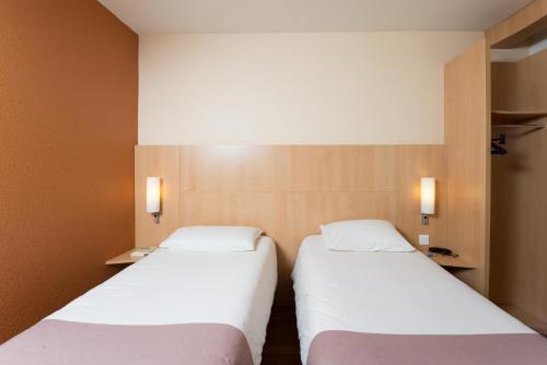 Habitación Estándar - 2 camas individuales del hotel Ibis Paris Issy Les Moulineaux Val De Seine. Foto 11