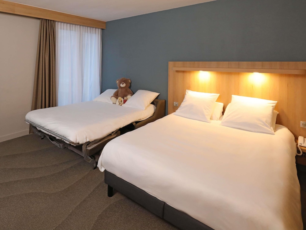 Habitación Privilegio, familiar - 1 cama doble y 1 sofá - cama del hotel Mercure Abbeville Centre - Porte De La Baie De Somme. Foto 1
