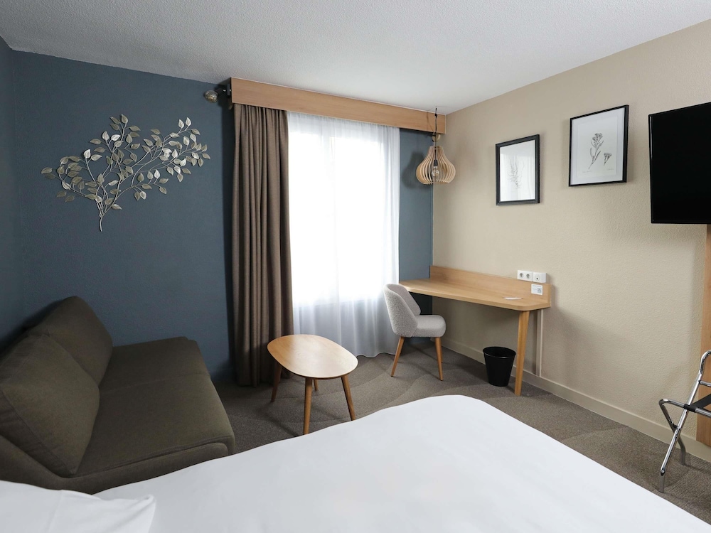 Habitación Privilegio, familiar - 1 cama doble y 1 sofá - cama del hotel Mercure Abbeville Centre - Porte De La Baie De Somme. Foto 7