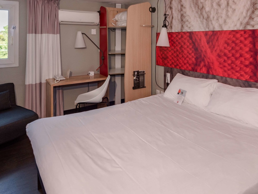 Habitación Estándar con 1 cama doble del hotel Ibis Lyon Sud Chasse Sur Rhone. Foto 1
