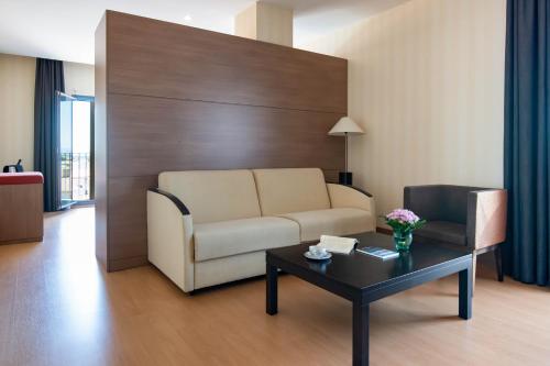 Suite Junior del hotel Ibersol Atrio Del Mar. Foto 8