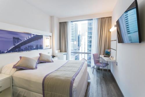 Deluxe Superior con vistas - 1 cama extragrande del hotel Riu Plaza New York Times Square. Foto 5