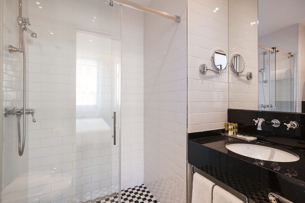 Habitación estándar, habitaciones comunicadas del hotel Eurostars Danube Budapest. Foto 8