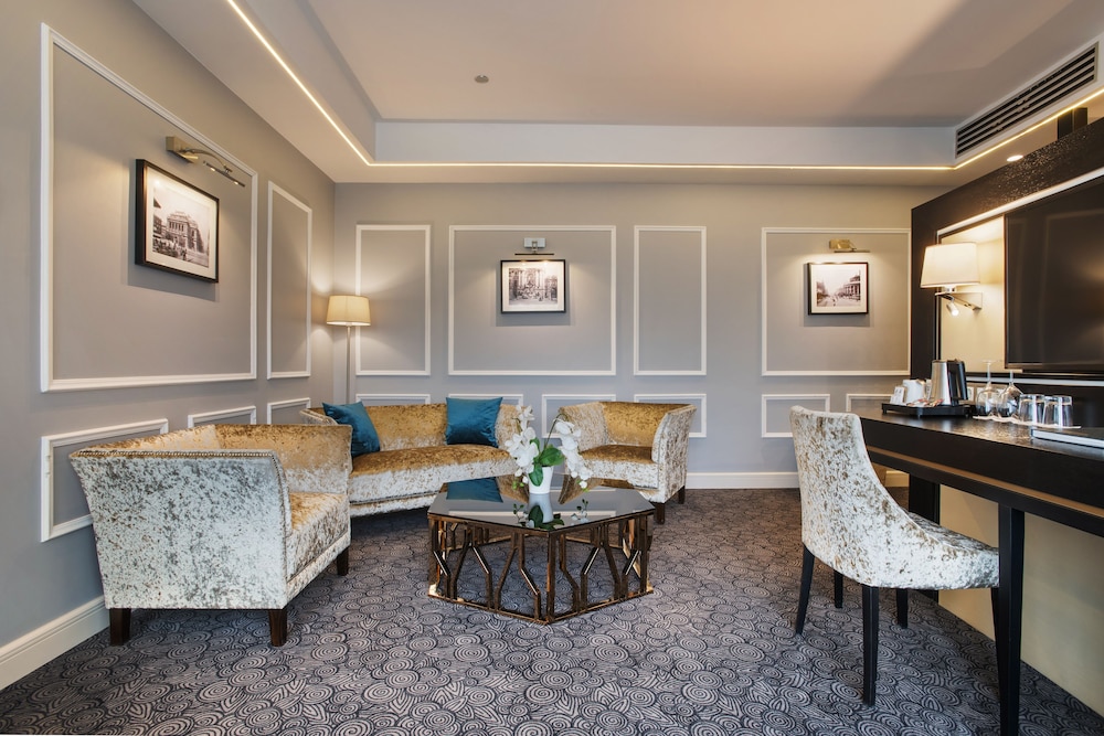 Habitación doble superior, balcón del hotel Eurostars Danube Budapest. Foto 1