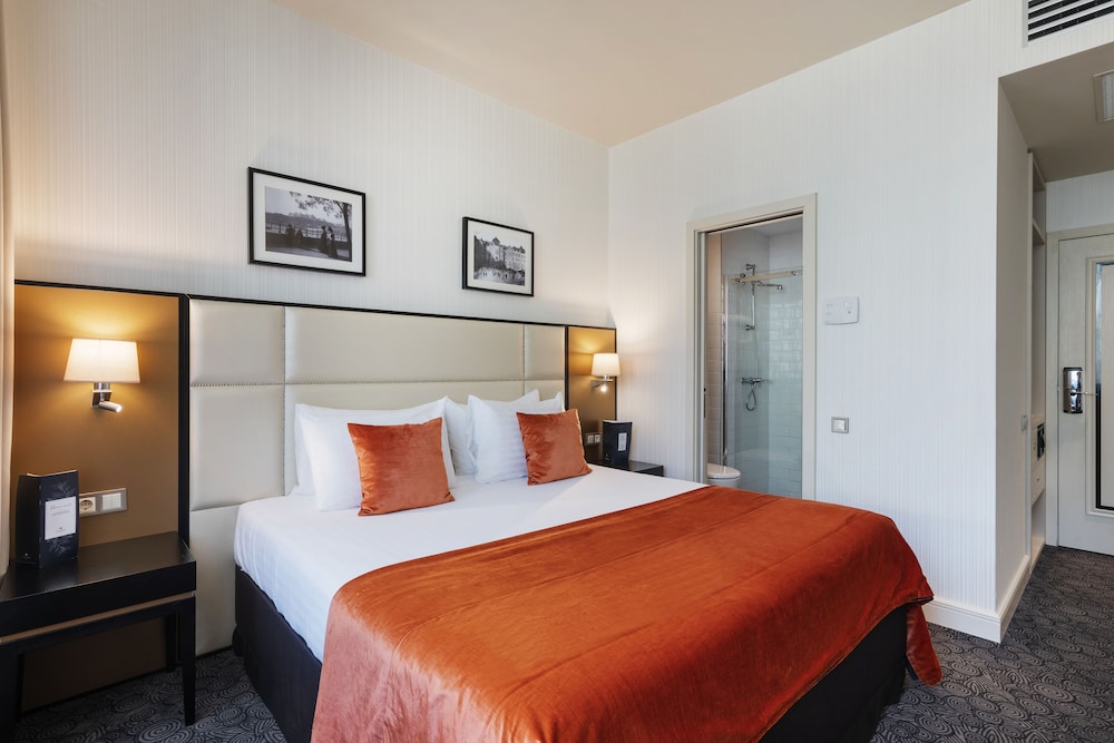 Habitación superior con 1 cama doble o 2 individuales del hotel Eurostars Danube Budapest