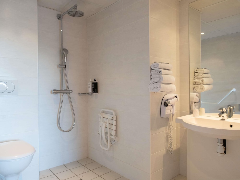Habitación estándar para personas con movilidad reducida del hotel Ibis Styles Saint Dizier