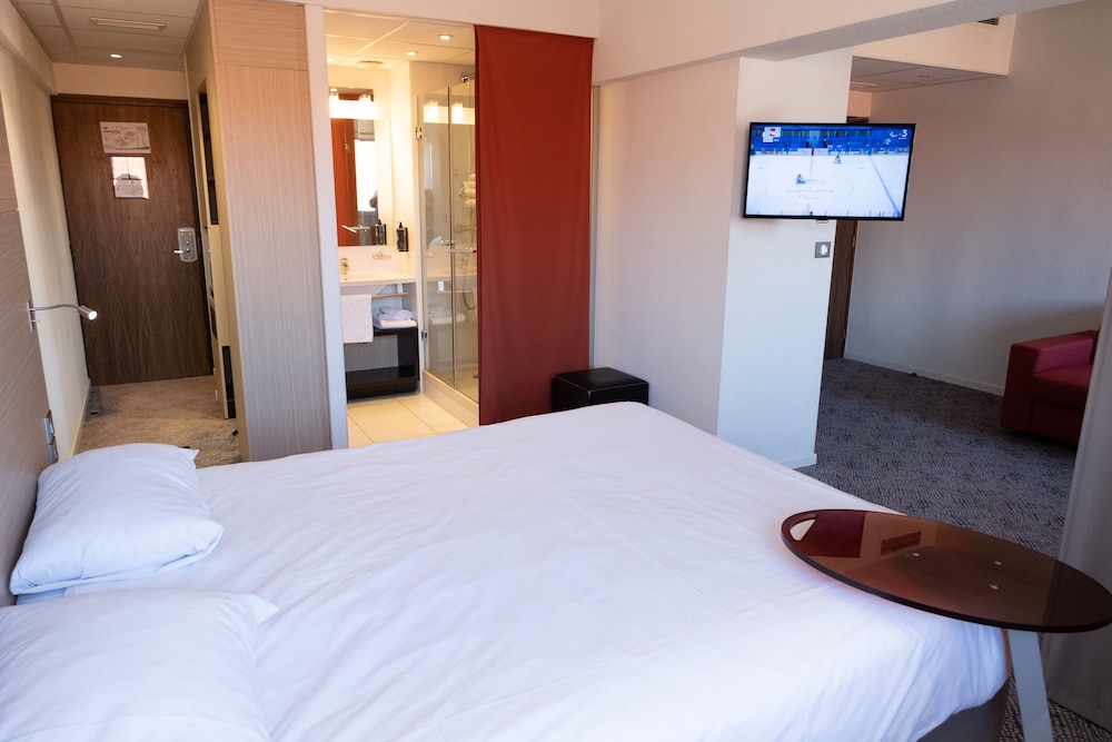 Habitación estándar con una cama doble del hotel Ibis Styles Saint Dizier. Foto 5