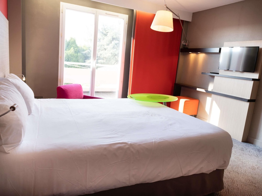 Habitación estándar con una cama doble del hotel Ibis Styles Saint Dizier. Foto 7