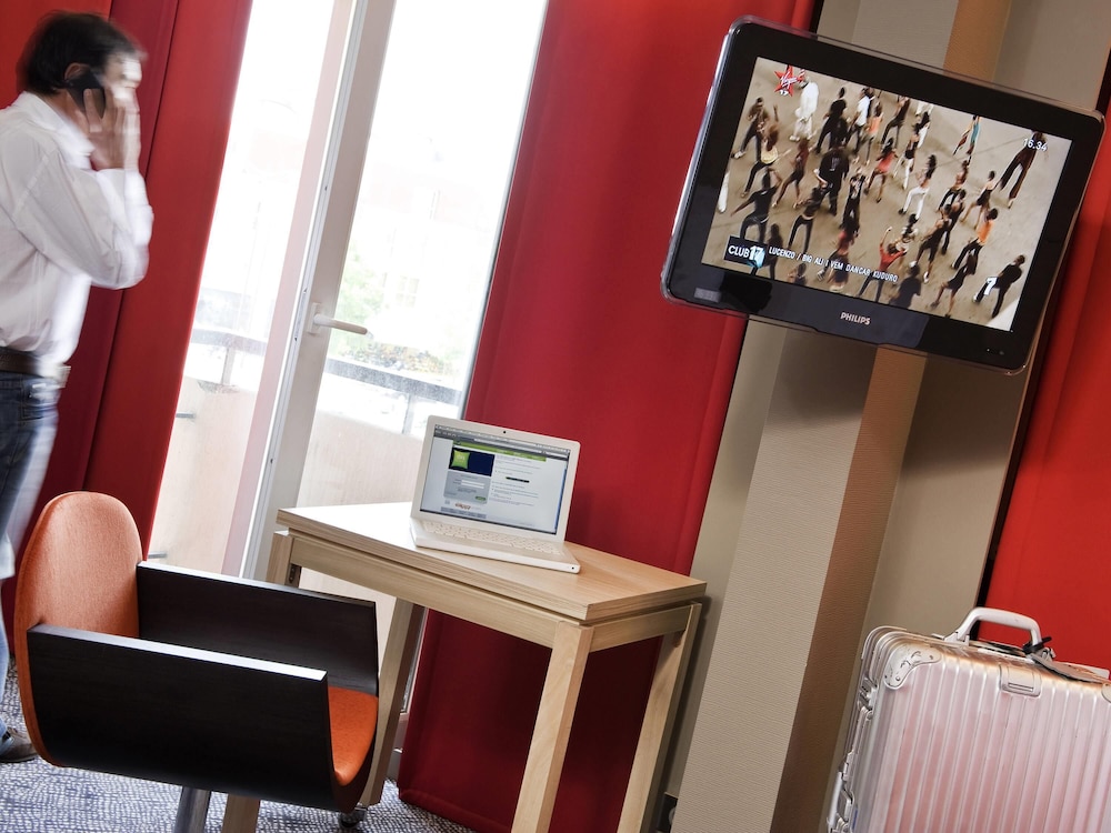 Suite familiar estándar con 1 cama doble y 1 sofá - cama del hotel Ibis Styles Saint Dizier