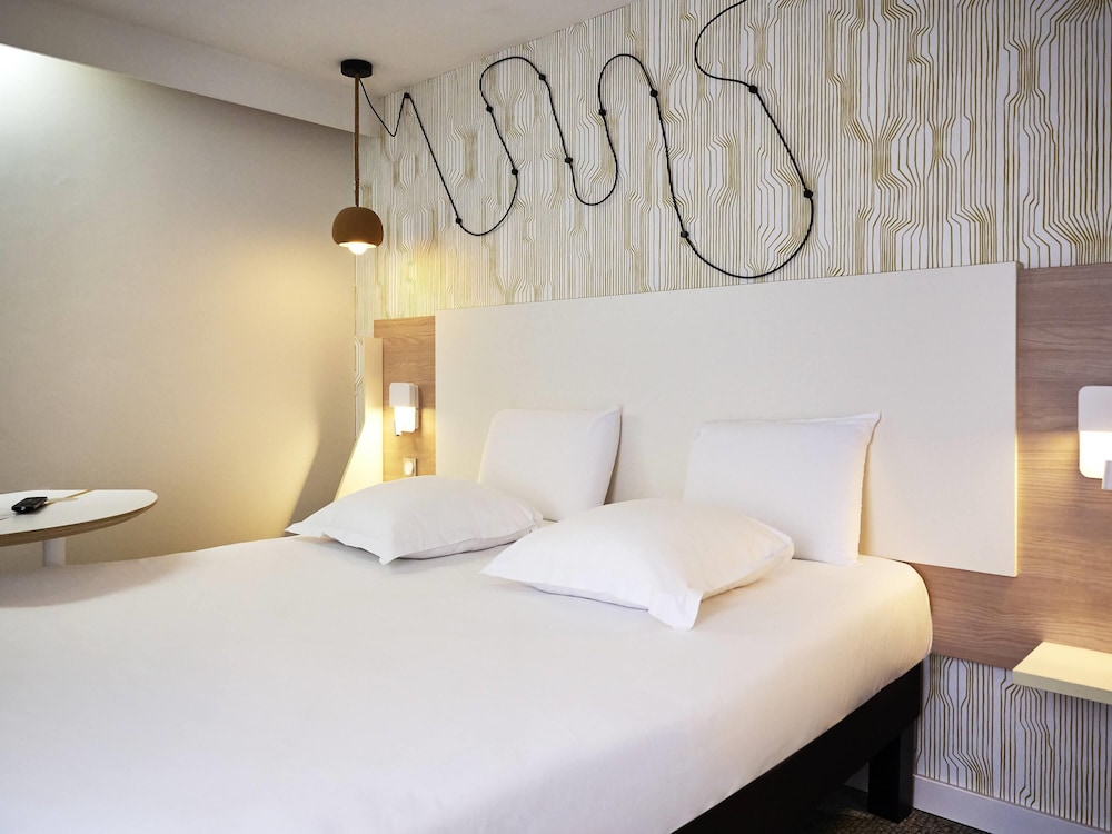Habitación Estándar con 1 cama doble del hotel Ibis Styles Bordeaux Begles Arena. Foto 4