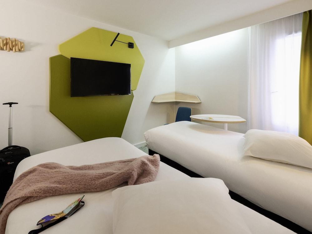 Habitación estándar con 2 camas individuales del hotel Ibis Styles Bordeaux Begles Arena. Foto 3