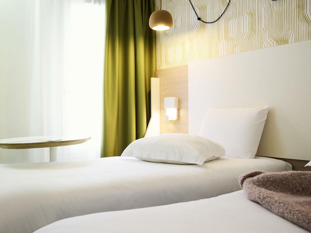 Habitación estándar con 2 camas individuales del hotel Ibis Styles Bordeaux Begles Arena. Foto 5