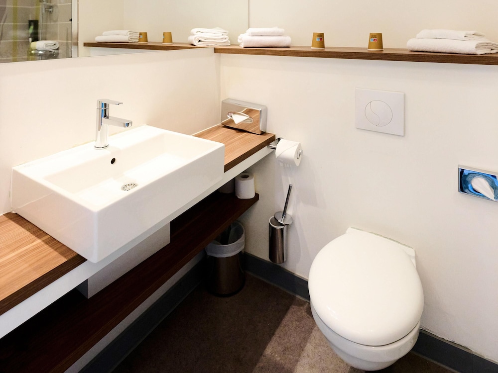 Habitación Premium con 1 cama doble del hotel Ibis Styles Bordeaux Begles Arena. Foto 4