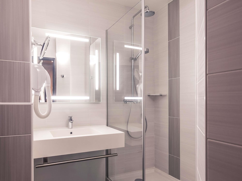 Habitación Clásica - 2 camas individuales del hotel Mercure Trouville-sur-mer. Foto 1