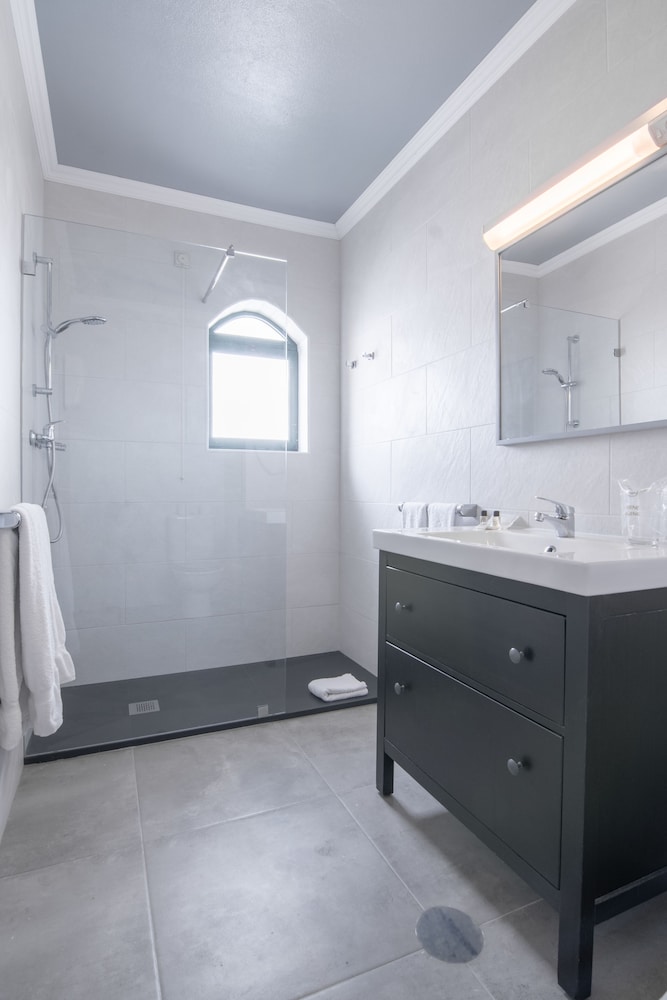 Habitación superior con 2 camas individuales del hotel Loule Jardim. Foto 6