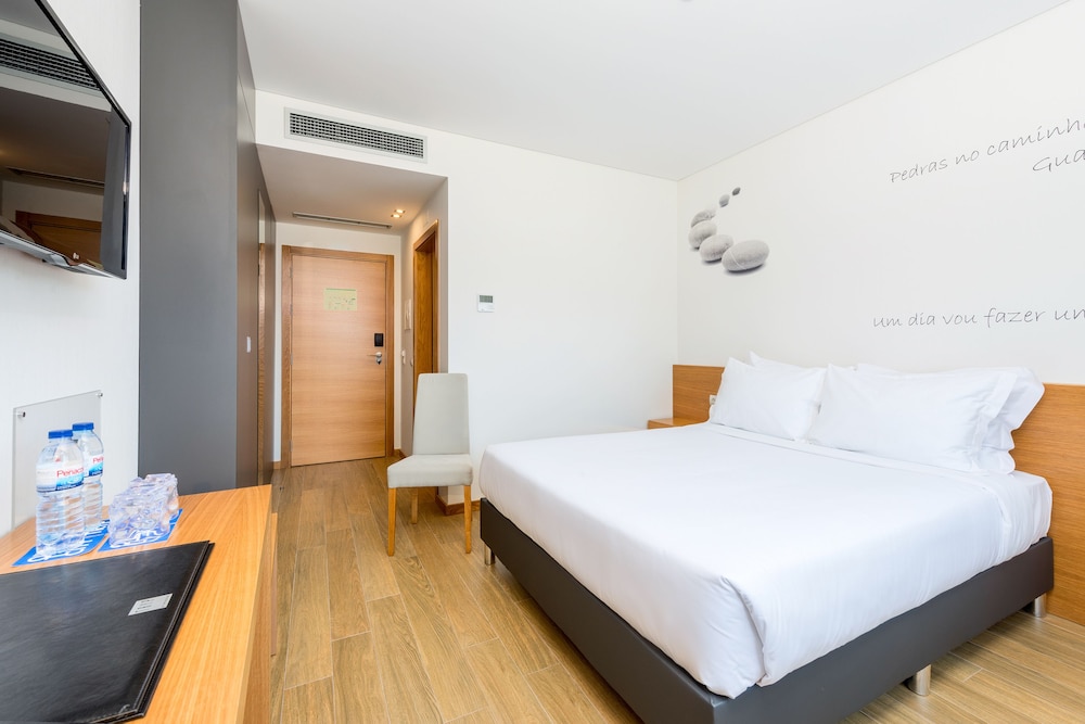 Habitación, 1 cama doble, accesible para personas con discapacidad, no fumadores del hotel Tryp By Wyndham Leiria. Foto 1