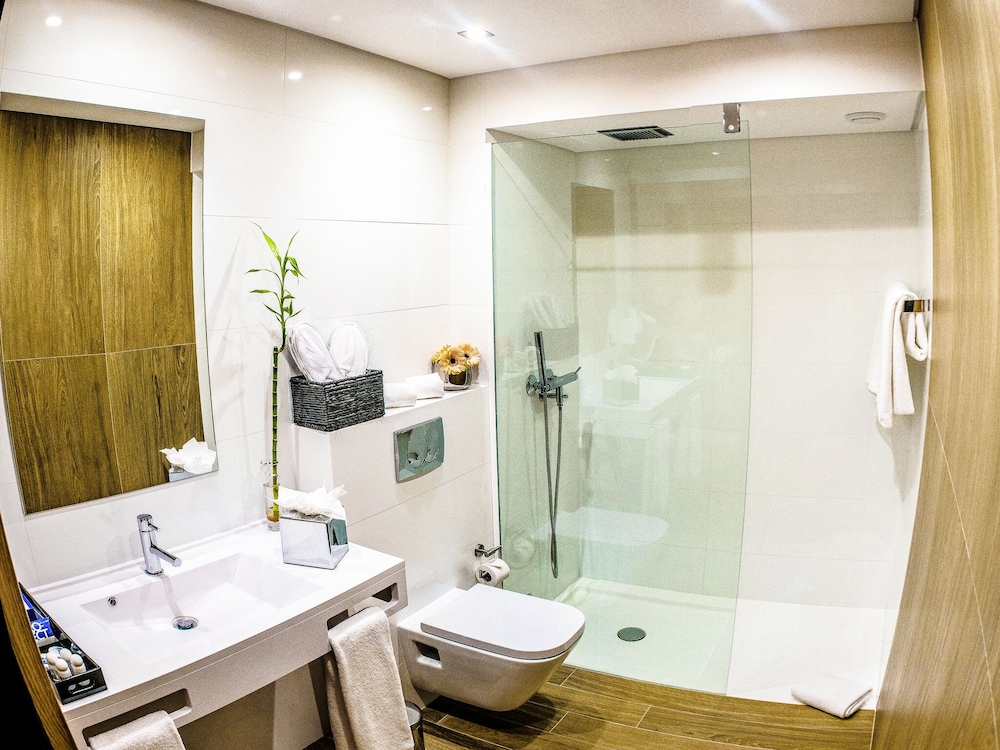 Habitación Deluxe, 1 cama doble, no fumadores del hotel Tryp By Wyndham Leiria. Foto 4