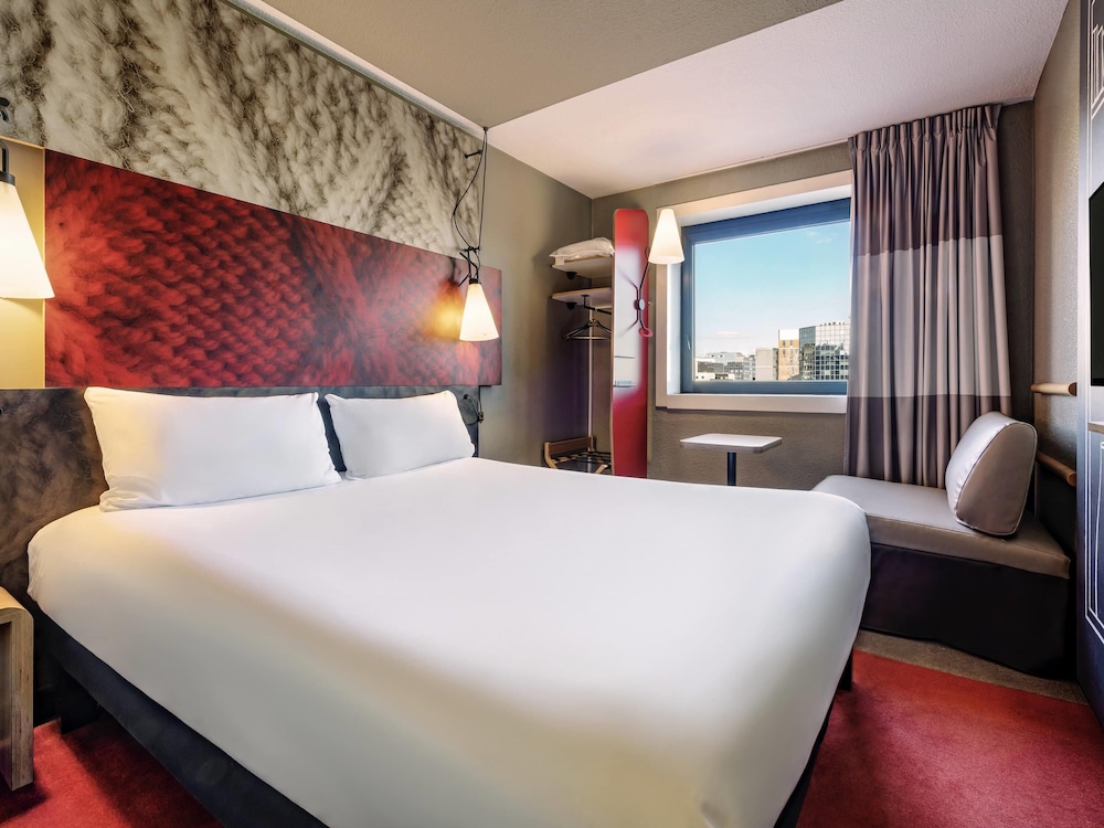 Habitación Estándar con 1 cama doble del hotel Ibis Styles Poissy. Foto 4