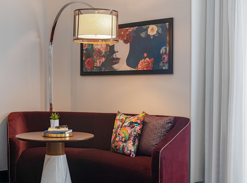 1 Cama King del hotel Hyatt Centric French Quarter. Foto 6